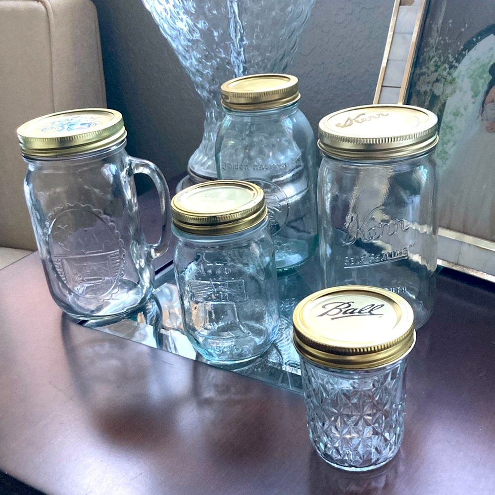Excellent condition mixed sized Mason/ Kerr canning jars